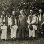 Родина Лепкалюків (зліва направо): Місько, Микола, д-р Михайло (у центрі), Іван, Дмитро. 1939 р.